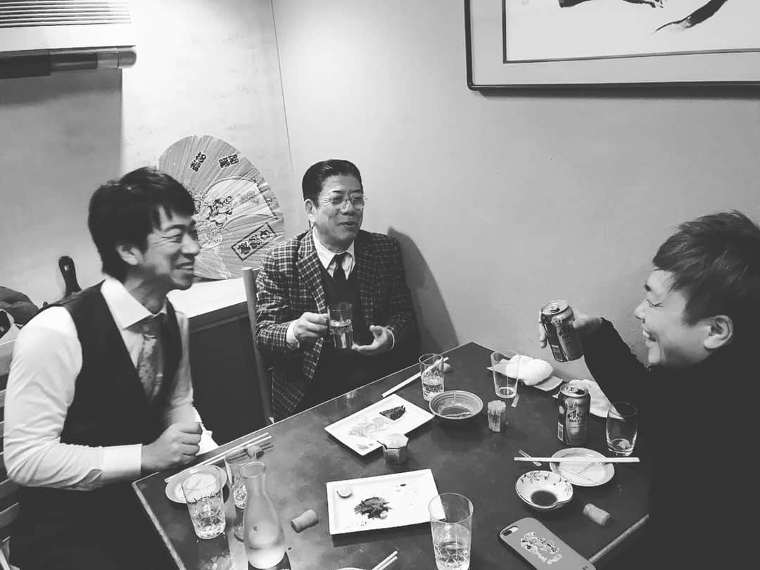 土肥ポン太さんのインスタグラム写真 - (土肥ポン太Instagram)「昨夜は、きよし師匠と浜本君と忘年会🍺 沢山、笑いました❗️師匠ありがとうございます🙇‍♂️ #西川きよし #テンダラー浜本 #土肥ポン太 #小さいことからコツコツと  #ごごナマ」12月21日 19時02分 - dohi_ponta