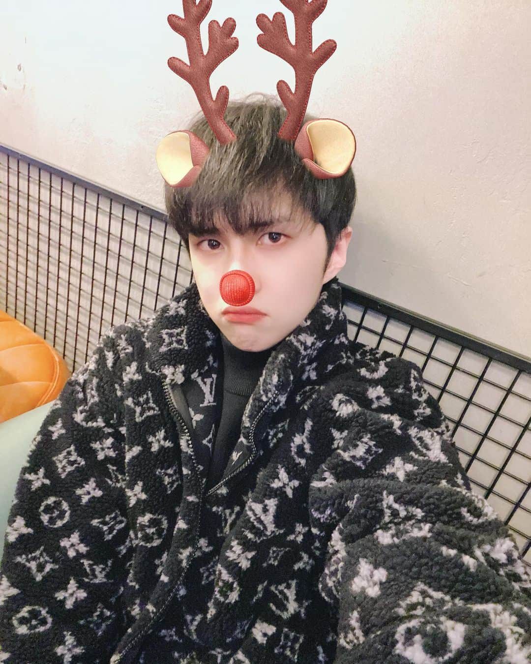 ケンさんのインスタグラム写真 - (ケンInstagram)「2019. 12. 21. Sat. 미리크리스마스~~~~~~>< #켄 #뵬뷫애기들 #미리 #크리스마스 #헤헷 #빠밤 #공장공장」12月21日 19時10分 - keken_0406