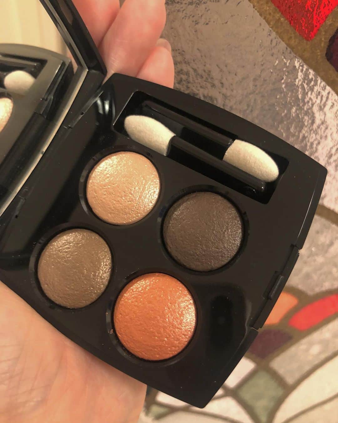 のインスタグラム：「いい色見つけた🤭  #make#makeup#CHANEL」