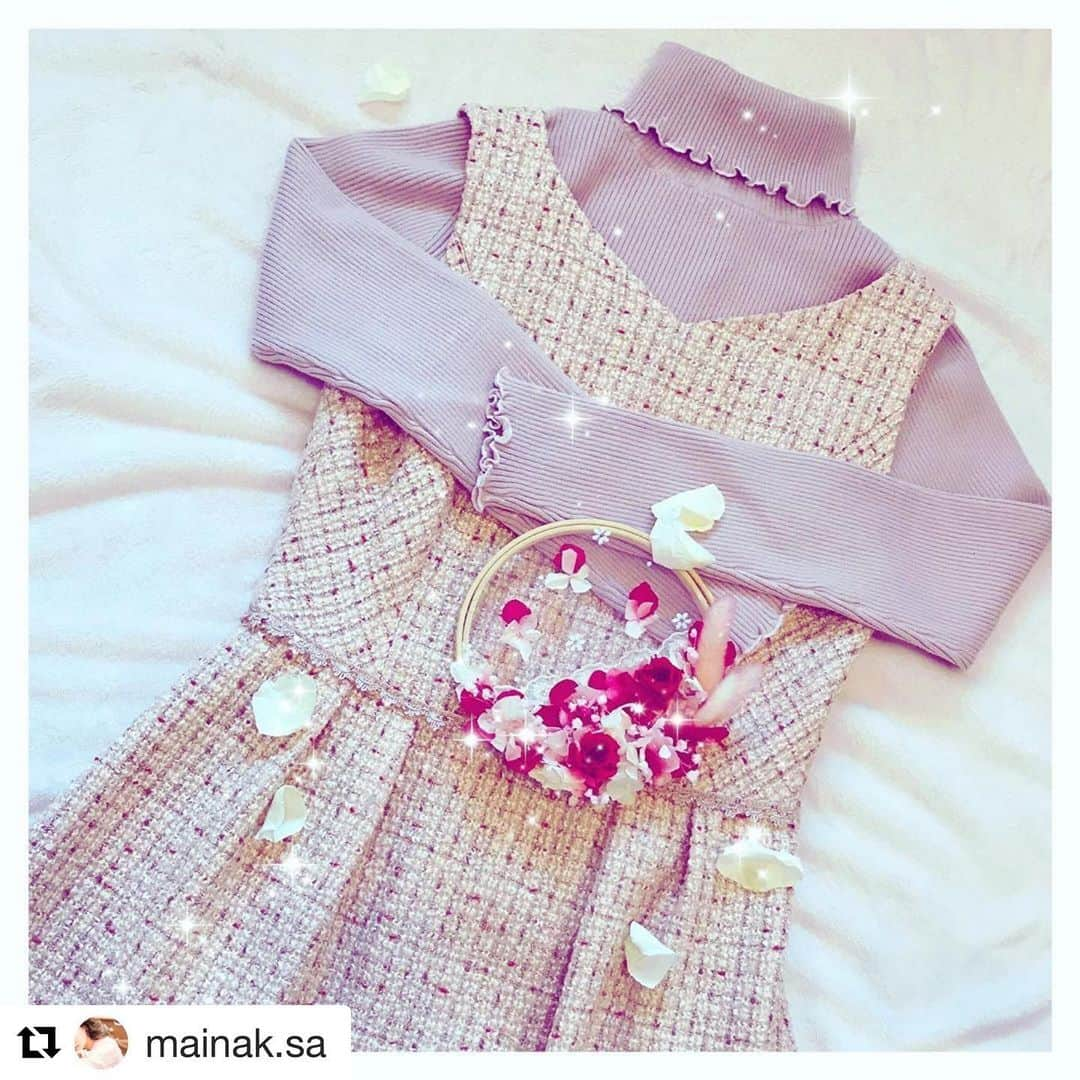 Debut de Fioreさんのインスタグラム写真 - (Debut de FioreInstagram)「素敵な投稿をありがとうございます♡ ・・・ #Repost @mainak.sa with @get_repost ・・・ ::::::::::୨୧::::::::::୨୧::::::::::୨୧::::::::::: ・ おはようございます♡ ・ #debutdefiore のツィードワンピースをお迎えしました♡ ハートネックやウエストのキラキラレースetc.デビューのこだわりの詰まった上品可愛いワンピースです♡ ・ 数あるツィードの中でもこれは買いでした(*´꒳`*)♡♡ ・ インには#mischmasch のメローリブニットをあわせてみたよ♡敢えてピンクベージュで甘めに♡ ・ 今年もあとわずかですね！この時期は1年の振り返りより、セールのことで頭がいっぱいです笑 ・ maiko ・ #アラフォー#アラフォーママ#アラフォーママコーデ#大人可愛い#可愛いものが好き#可愛いものが好きな人とつながりたい #美魔女#ピンク好き#ピンク好きな人と繋がりたい#おしゃれさんと繋がりたい #ファッション#ファッションアイテム#置き画 #いいね返し#セール#コーデ#ツィードワンピース#メローリブニット#unigirls_pink#followme#mimia_code#monun_cute #laurier_press#f4f #lfl ・」12月21日 19時14分 - debutdefiore