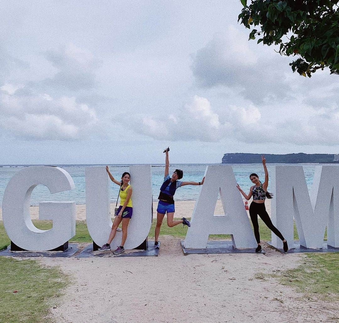 中村優さんのインスタグラム写真 - (中村優Instagram)「カトリエと10年以上ぶりにグアムに来たよ〜🏝今日は早起きして海沿いをラン🏃‍♀️ ミスワールド・グアム代表のオードリーも一緒に❤️✨ 曇りでも海がすっごい綺麗だった！！ 毎年4月にやってるグアムマラソン、一度は走ってみたいなー🌞 #GUAM#ユナイテッドグアムマラソン#ugm2020#旅ランGUAM#pr#run#running#優run#優trip」12月21日 19時35分 - nkmr_yu