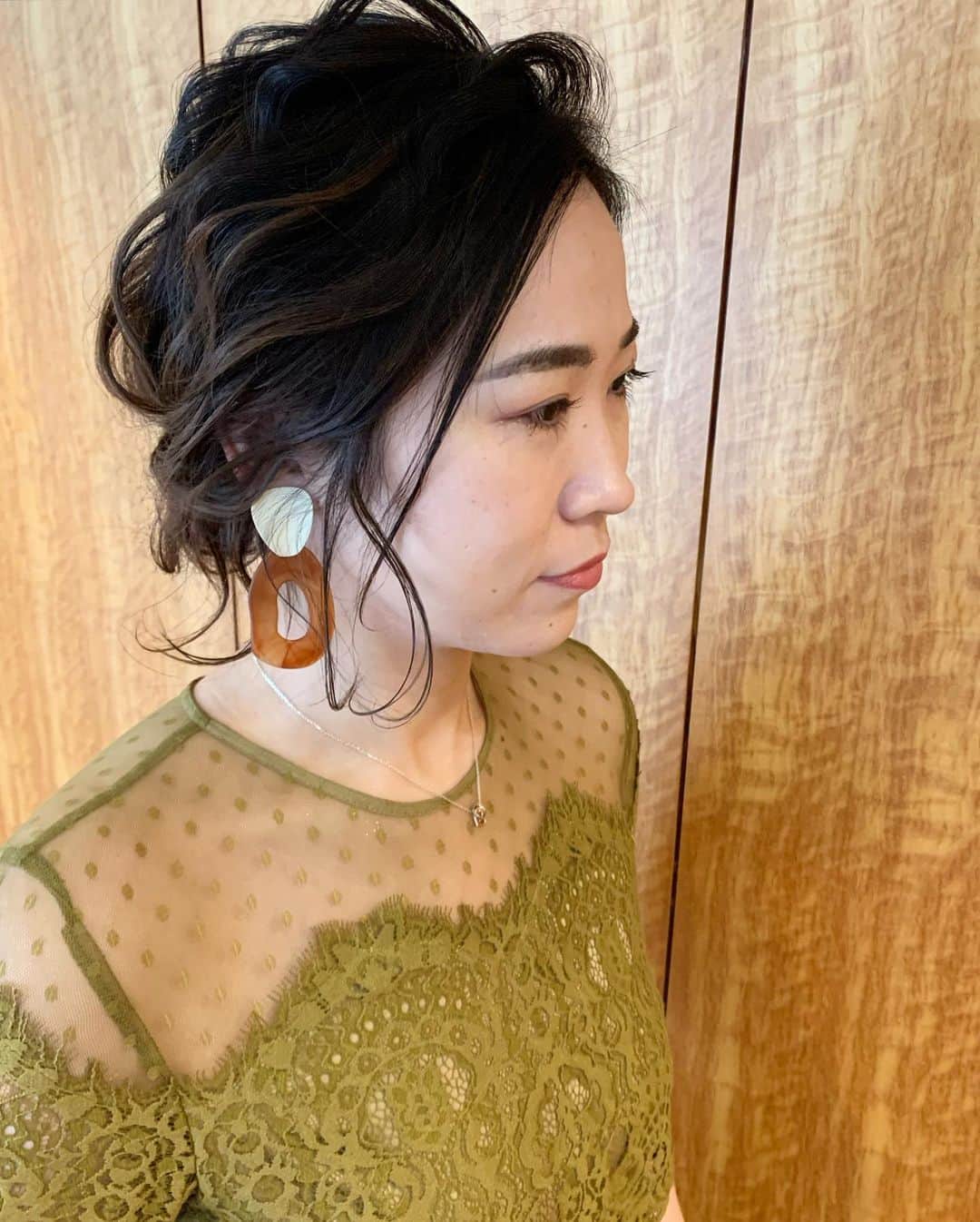 YU-U（工藤由布）さんのインスタグラム写真 - (YU-U（工藤由布）Instagram)「♡party hair♡ボブアレンジ✔︎ インナーカラー出てきてた❤️ ドレスとアクセがとっても合ってて🙆🏼‍♀️ 今年もたくさんありがとう😊 🐴のやつもありがとう🤤🤤🤤 ・・・ #結婚式 #パーティーアレンジ #お呼ばれヘア #wedding #weddinghair #partyhair #bridalhair #uアレンジ #ボブアレンジ」12月21日 19時50分 - nyan22u22nyan