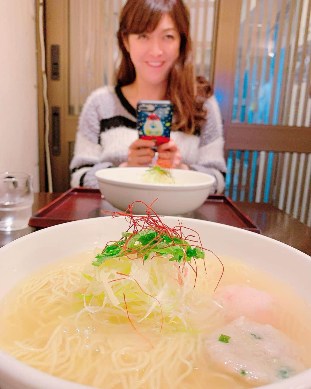 遠山裕介さんのインスタグラム写真 - (遠山裕介Instagram)「今日最初のご飯はクレープ♬  からのラーメン笑  全部食べられなかったわ、、、。 今日はねむっちゃんと忘年会🍺  カラオケでも行くかね((〃´▽｀〃))/“ #忘年会 #武藤歌奈子  #むっちゃん」12月21日 19時45分 - tohyamayusuke