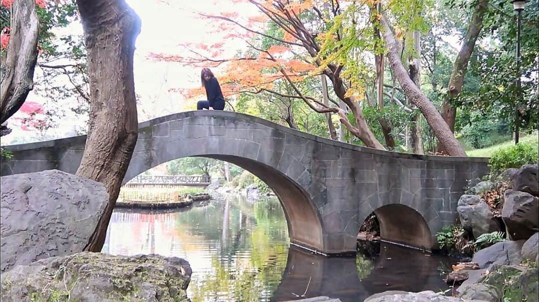 藤井美菜さんのインスタグラム写真 - (藤井美菜Instagram)「. 歯医者の帰り道🦷 치과에서 집에 가는길🦷 On my way to home from dentist 🦷 #頑張った自分#歯医者行って偉い#今日もお疲れ様#とは言え#カメラ置いて#ダッシュして#優雅なふりして#またカメラ取りに戻る#やっぱりお疲れ様#나잘했어#치과가는여자#카메라를놓고#뛰어가고#우아한척하고#다시카메라를갖으러가고#역시난#수고했어오늘도#welldoneme」12月21日 19時54分 - fujii_mina_0715