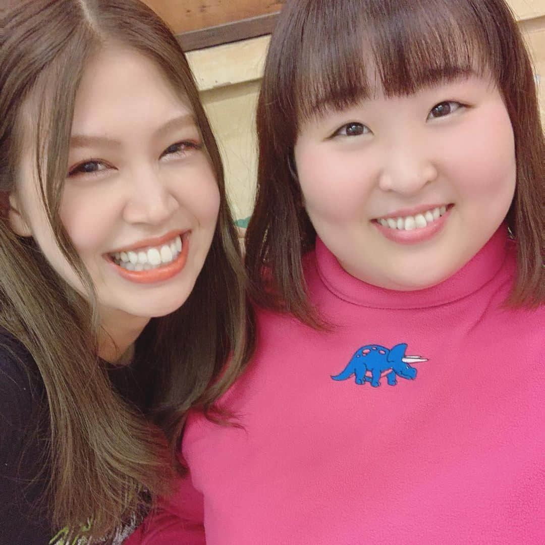 吉岡久美子さんのインスタグラム写真 - (吉岡久美子Instagram)「#3時のヒロイン さん 改めて #THEW #ザダブリュー #優勝 おめでとうございます😭💗 、 、 麻貴さんがこの二人を見つけて トリオ組もうと思ってるって 話を聞いた昔の時のことを思い出して #エモい 感情が溢れました🥺❤️ 、 3時のヒロインさんの漫才を 初めて見た時めっちゃ笑ったし 溢れる #ハッピーオーラ とカラフルさに 心踊ったなあ！！！！✨ 、 #麻貴さん は本当になんでも器用で オールラウンドプレイヤー！ クリエイティブで人のいいところを 輝かせる天才で、優しい神様のような存在☺️🥺❤️ 、 #かなでちゃん はダンスうますぎやし、 ネタの時の顔おもろすぎやし 演技見た時は感動で涙出た！ 優しいゲラな女の子で、 、 #ゆめっち はずっとハッピーオーラ出てて、 歌上手いしいろんな表現力えぐい！ ほんでゆめっちもゲラ😂🤣 、 これからこの３人をテレビとかで たくさん見られると思ったら ほんまにほんまに嬉しいなあ！！ 、 体調だけはほんとに気をつけて 頑張ってほしいなあ！ いちファンとして応援してますっ！ 、 #アッハーン 、 、 #女芸人the_w #女芸人no1決定戦  #女芸人 #コント #漫才 #つぼみ大革命 #つぼみ #吉本 #よしもと #アイドル #idol #大阪 #東京 #神戸 #ライブ #instagood  #いいね #フォロー #フォローミー #フォロー希望」12月21日 20時05分 - kuunyaaan