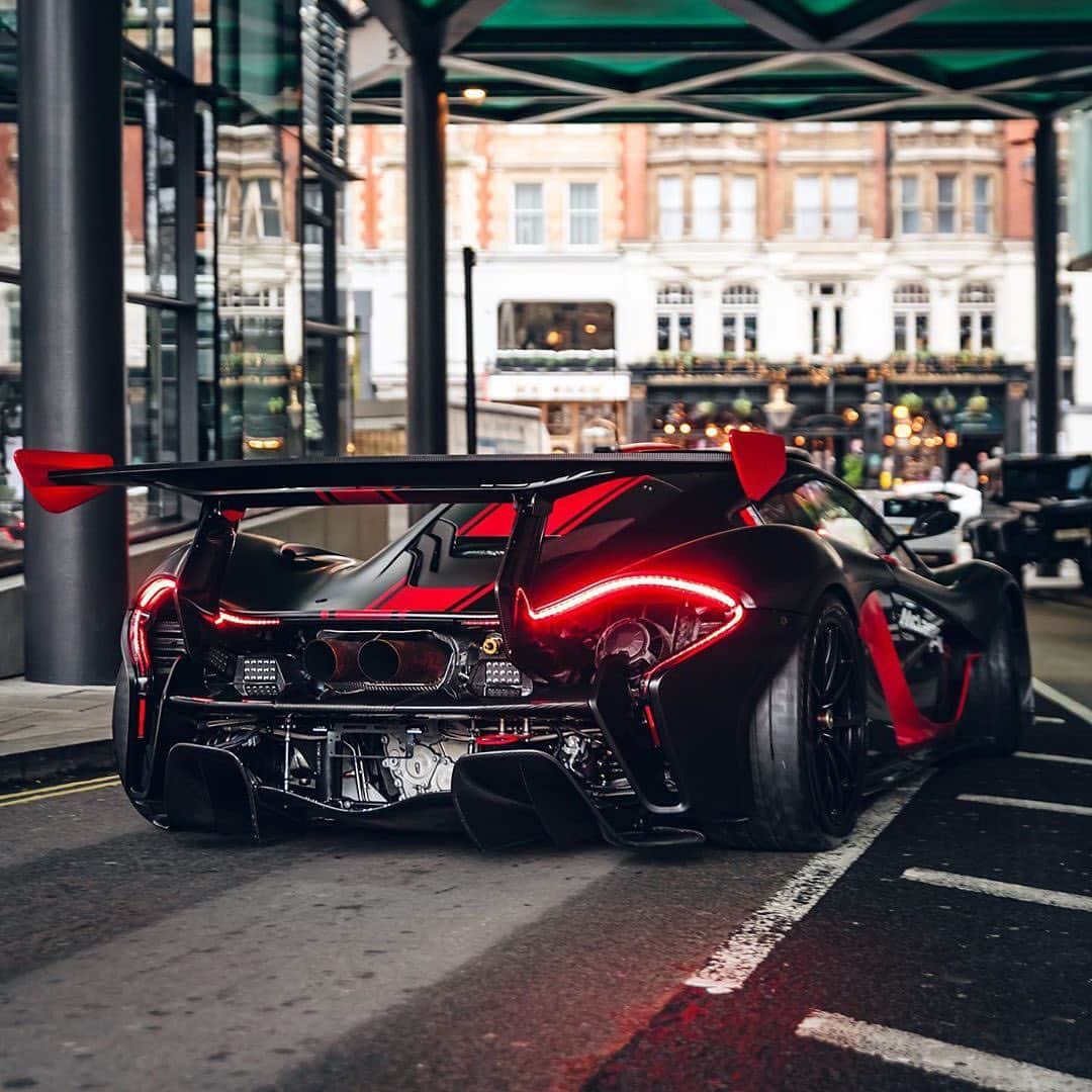 CarsWithoutLimitsさんのインスタグラム写真 - (CarsWithoutLimitsInstagram)「Road legal McLaren P1 GTR Photo @tfjj  #carswithoutlimits #p1gtr」12月21日 20時52分 - carswithoutlimits