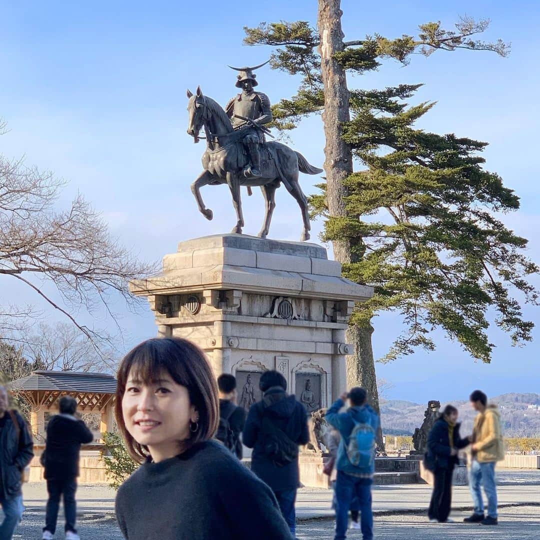 森高千里さんのインスタグラム写真 - (森高千里Instagram)「「この街」TOUR 2019ファイナル公演﻿ 宮城県仙台サンプラザホールでのコンサートでした。﻿ ﻿ ２１年ぶりに仙台でコンサートが出来るのを楽しみにしていました。﻿ 最初からすごく盛り上がってくれて楽しかったです。﻿ 皆さんからパワーいただきました！！﻿ ﻿ 青葉城跡の「伊達政宗騎馬像」が思っていたよりも大きくて、迫力があってかっこよかったです。﻿ サンタクロースの仙台四郎もインパクトがありました。 定禅寺通りのケヤキ並木、夜の光のページェント見てみたいです。 ﻿ 「牛タン」、「ひょうたん揚げ」、「チーズボール」、「づんだ餅」、「萩の月」、「ずんだシェイク」、蔵王の「クリームチーズ」「笹かまぼこ」、「揚げかまぼこ」全部美味しかったです！！﻿ ﻿ 仙台またコンサートで来たいです！﻿ ﻿ ﻿ ﻿ #chisatomoritaka﻿ #森高千里﻿ #この街TOUR2019﻿ #宮城県﻿ #仙台サンプラザホール﻿ #牛たんの一仙 の #牛たん焼定食﻿ #ハピナ名掛丁商店街﻿ #壱弐参横丁﻿ #阿部蒲鉾本店 の #ひょうたん揚げ #チーズボール﻿ #三龍山不動院﻿ #仙台四郎﻿ #仙台城跡﻿ #青葉城跡 の #伊達政宗騎馬像﻿ #定禅寺通り の #ケヤキ並木﻿ #村上屋餅店 の #づんだ餅﻿ #菓匠三全 の #萩の月 #ずんだシェイク﻿ #蔵王酪農センター の #クリームチーズ﻿ #白蒲鉾店 の #笹かまぼこ #揚げかまぼこ﻿」12月21日 20時52分 - chisatomoritaka_official