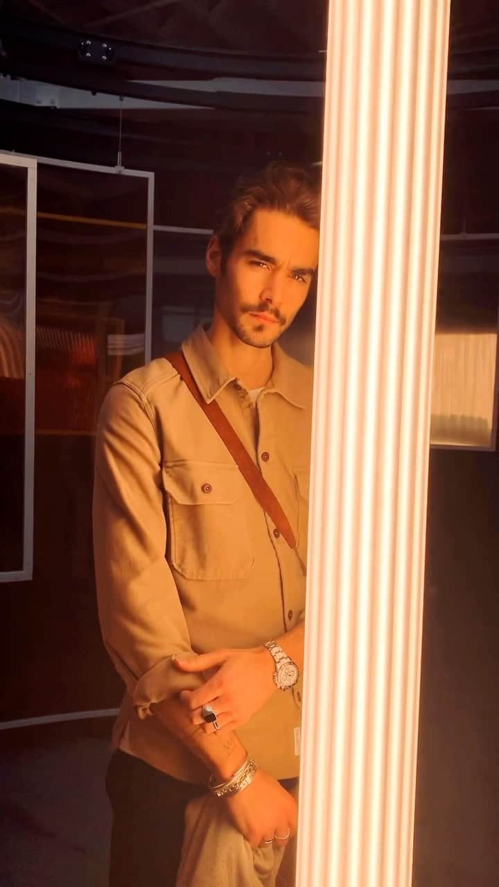 NICOLAS SIMOESのインスタグラム：「3 differents experiences all together. 6 months to discover the sustainable & urban way of living @mini wants to get involved in the future. #MINIElectric on the way for 2020 ⚡#ChargedWithPassion #MINI #ad」