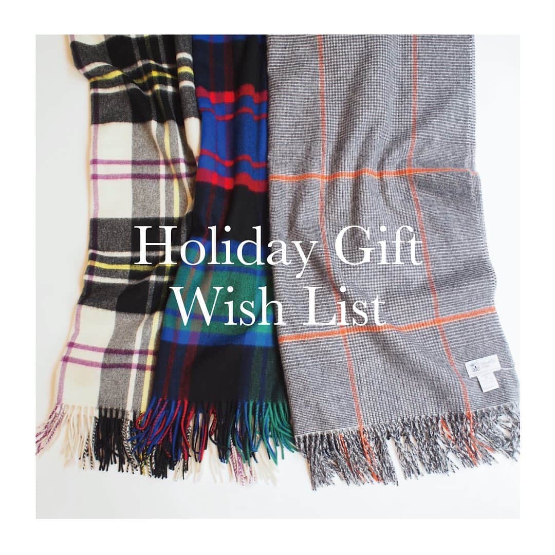 23区さんのインスタグラム写真 - (23区Instagram)「Holiday Gift Wish List🎄﻿ ﻿ ﻿ Johnstons﻿ Tartan check stole﻿ ﻿ コーディネートの主役になる﻿ ジョンストンズの大判ストール。﻿ ﻿ 流行に左右されないシンプルなデザインながら、﻿ 色や柄の豊富なバリエーションも魅力の一つ◎﻿ 是非お気に入りのチェックを見つけてくださいね🎁﻿ ﻿ ﻿ ﻿ ﻿ ﻿ ﻿ ﻿ ------------------------------------------﻿ #Johnstons﻿ SFBYKW0403 ¥62,000+tax﻿ ------------------------------------------﻿ ﻿ ※在庫状況はお店により異なりますので、﻿ オンワード樫山お客様相談室へお問合せくださいませ。﻿ ﻿ ﻿ ﻿ ﻿ ﻿ ------------------------------------------﻿ #23区 #23区GINZA #23區 #銀座 #GINZA ﻿ #Johnstons  #CASHMEREstole #check #gift #present #xmas #christmas #christmasgift #クリスマスギフト #クリスマスプレゼント #誕生日プレゼント #ご褒美ギフト #自分へのご褒美 #自分へのプレゼント #プレゼント #ジョンストンズ #ストール #チェックストール #チェックマフラー #タータンチェック﻿」12月21日 21時09分 - 23ku_official