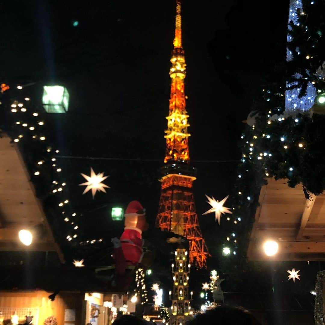 片桐優妃さんのインスタグラム写真 - (片桐優妃Instagram)「日本でも#クリスマスマーケット ちゃんとあるんだなぁ#🎄 . 今日オーストリアとベルギーのクリスマスマーケット行ったけどそんなに変わらなかった気がするんだけど💗いや、それはないか？でも楽しかった🎄💋 . #芝公園 #クリスマスマーケット #クリスマス」12月21日 21時03分 - yuki710