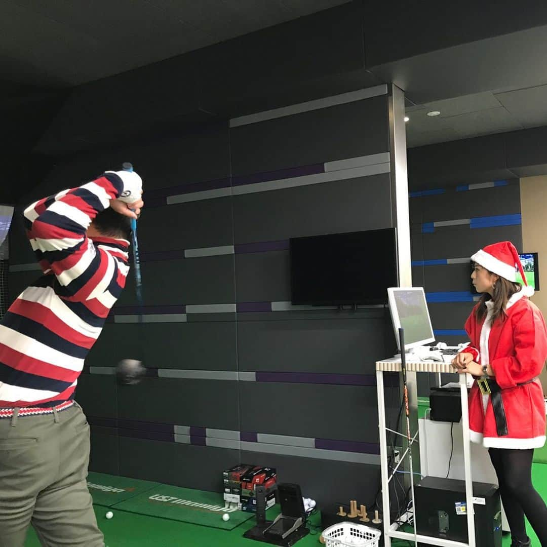 青木茉里奈さんのインスタグラム写真 - (青木茉里奈Instagram)「⛳️ USTMamiya Xmas Event♥️🎄🎁 .:｡+ﾟ ______________________________________________ 今日ご参加頂きました皆様、お忙しい中参加して頂きまして本当にありがとうございました(≧∀≦)♥️ 全員で、クイズ大会やクラブ選びについての講習会、ワンポイントレッスン、ニアピン大会など、食べて飲んで、短い時間でしたが皆さんとゴルフについて時間を過ごす事が出来てとても楽しかったです(≧∀≦)✨ またUSTMamiyaさんと、ゴルフをもっと楽しんでもらえるような色々なイベントが出来たらなと思っておりますので、今日ご参加出来なかった方ももしまた機会がありましたら是非参加して頂けたら嬉しいです♥️ ありがとうございました( ^ω^ )✨ ・ ・ ・ #golf #christmas #event #ustmamiya  #ありがとうございました #感謝 #✨」12月21日 21時14分 - marinaaoki28