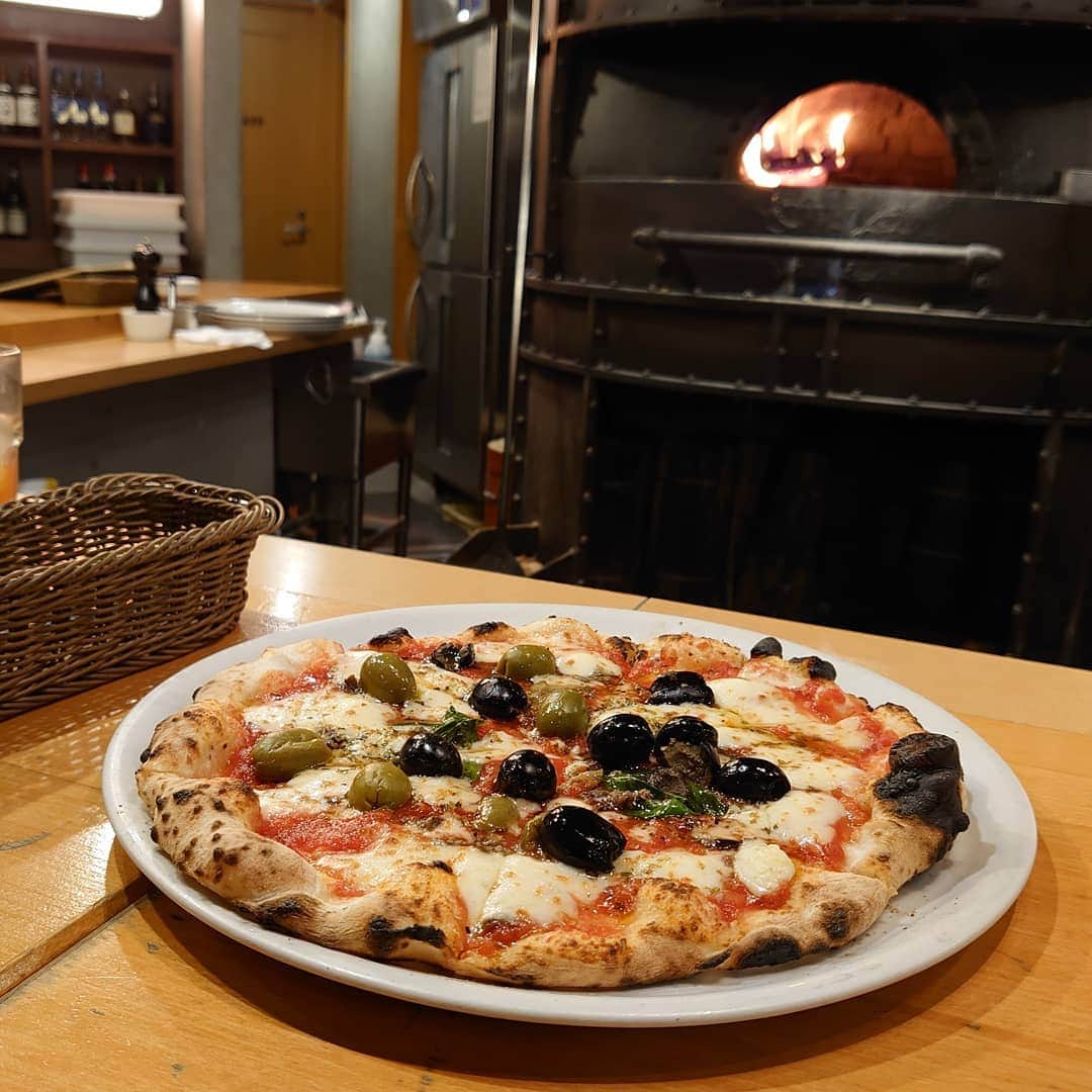 五十嵐一誠さんのインスタグラム写真 - (五十嵐一誠Instagram)「麻布十番 「PIZZA STRADA」  写真のピッツァはロマーノ  ミシュランビブグルマンの気軽な ピッツェリアです  安くて美味しい何種類ものピッツァが食べられます  美味しいですよ☺️ #ピッツァ#ピッツェリア#イタリアン#麻布十番#ストラーダ#ロマーノ #pizzastrada#pizza#ミシュラン #ビブグルマン」12月21日 21時27分 - superdentist5