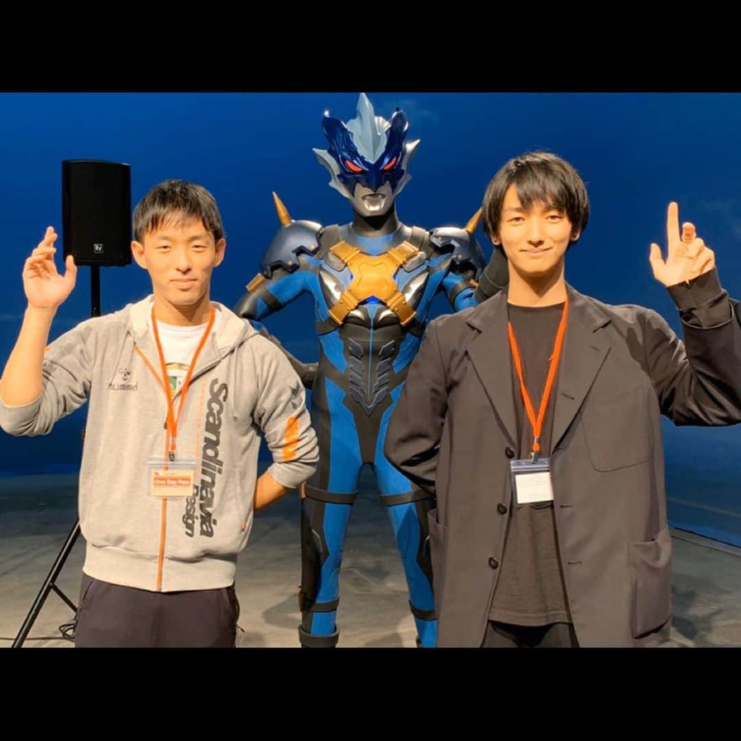 七瀬公のインスタグラム：「.. 『ウルトラマンタイガ』 無事、全25話の放送が終了しました 鳴呼、、って感じなんですよ、はい 楽しかったな〜〜楽しかったな〜〜 もうロスる事は前から分かってたし そろそろ慣れてきたはずやったのに ぽっかりと心に穴が空いた感覚です ま〜俺のロス話なんてよけといて〜  どうでしたか？ウルトラマンタイガ 観て何か変わった事はありますか？ 僕が幼い頃に憧れてたウルトラマン  当時僕が影響を受けたように何かを 皆さんに与えれてたら良いな〜って 半年間応援ありがとうございました ですがまだ、expoに劇場版に、と 盛り沢山なのでまだまだ応援してね .. #ウルトラマンタイガ #半年間ありがとうございました #expoも劇場版もどうぞよろしく #ウルトラマントレギア #霧崎 #トレギアのスーツアクター #石川真之介 さん #トレギアの声 #内田雄馬 さん #三位一体トレギア」