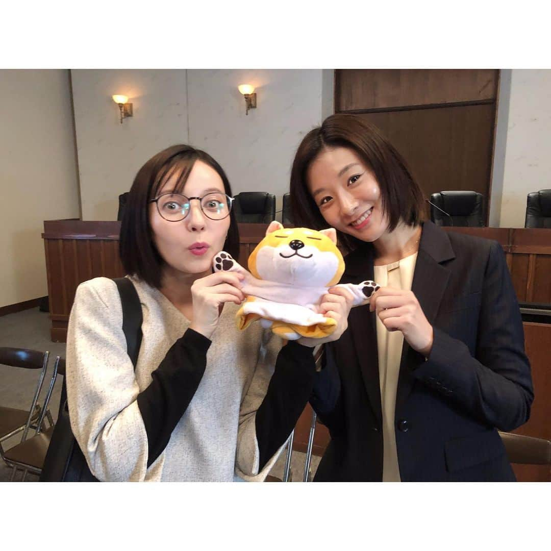 玄里さんのインスタグラム写真 - (玄里Instagram)「「悪魔の弁護人 御子🐕礼司」﻿ ﻿ 第3話は今晩23時55分からです🐶🐾﻿ ﻿ どんどん面白くなってるよー！！！﻿ ﻿ ﻿ "The evil lawer: Reiji Mikoshiba" episode3﻿ is on the air 23:55 tonight🌝﻿ ﻿ #悪魔の弁護人﻿ #御子柴礼司﻿ #東海テレビ﻿ #フジテレビ系列 #わんこのドラマではありません💛 ※24時からの放送になったそうです🙌💮」12月21日 21時20分 - hyunri__official