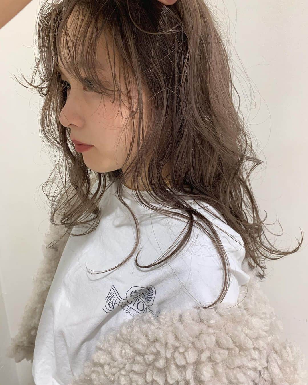 高田茉実さんのインスタグラム写真 - (高田茉実Instagram)「new color @yoshiyasu1007  いつも素晴らしい透明感！！ mop knit cardigan white着用 @lilou__official」12月21日 21時30分 - __mamico