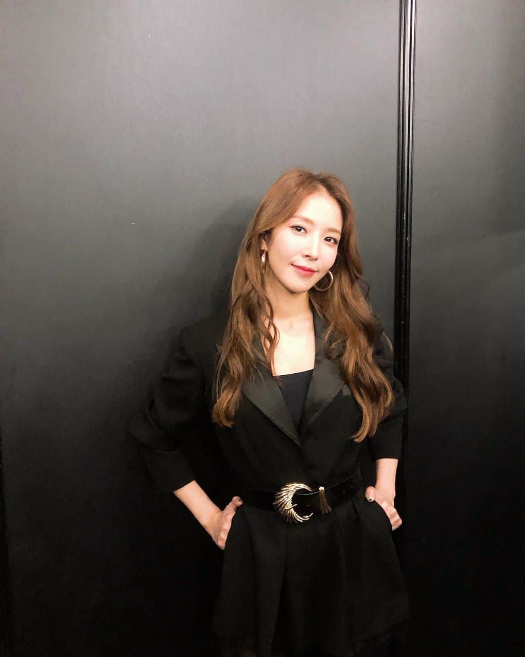 BoAのインスタグラム：「즐거웠다능~~~~🤗 나만 드레스코드 맞춘거니...??🤔 #제네시스 #g70 파튀이이이🥳」