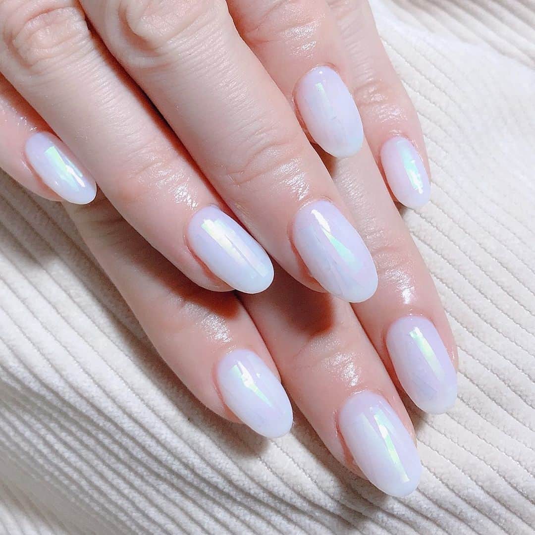 なかやまちえこのインスタグラム：「White Aurora💫 #nail #nails #nailart #ネイル #美甲 #ネイルアート  #clou #nagel #ongle #ongles #unghia #japanesenailart #manucure #네일 #젤네일 #네일아트 #네일리스트 #japanesenails #manicurist #gelnails #أظافر #オーロラネイル #auroranails #ホワイトネイル #Whitenails」