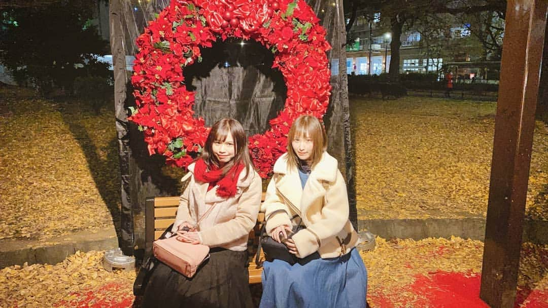 小田桐奈々さんのインスタグラム写真 - (小田桐奈々Instagram)「クリスマスピラミッドと 東京タワーのコラボレーション とっても綺麗でした…🔔❤💚 * * ホットチョコレート ブルスト☺️ みらんがおすすめしてくれた 魅惑のアプフェルクーヘンも🍎 色々食べてきたよ😋🍴✨ * * * #はじめての #東京クリスマスマーケット #芝公園 #御成門 #素敵な空間 #また来たい 🎄🎅 #にゃみらさお」12月21日 22時19分 - odagirinana