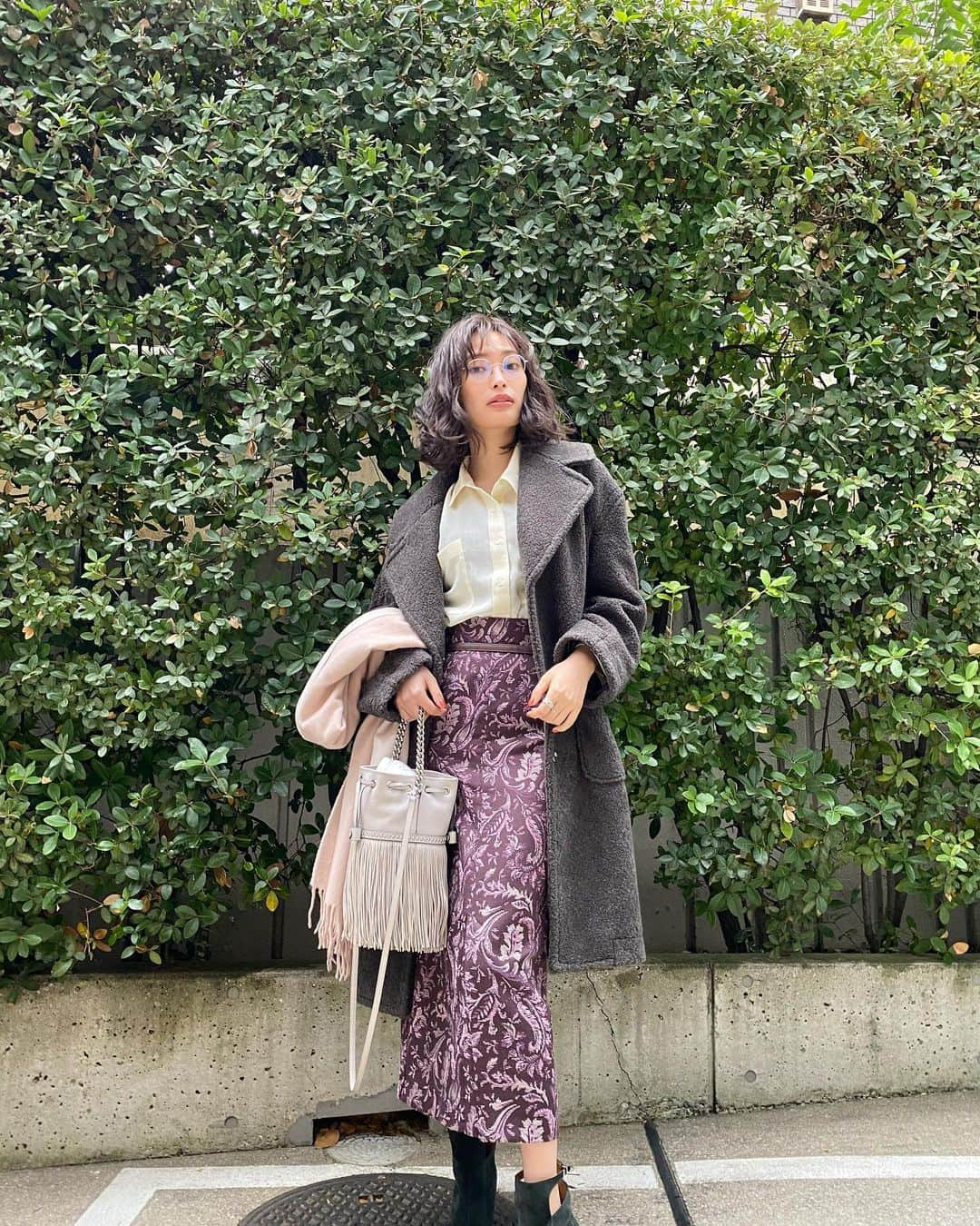 大政絢さんのインスタグラム写真 - (大政絢Instagram)「#今日の絢服 coat @intimite_onemile  blouse @intimite_onemile  skirt @snidel_official  bag @jandmdavidson  muffler @toryburch  glasses @eyevan_official」12月21日 22時27分 - aya_omasa_official