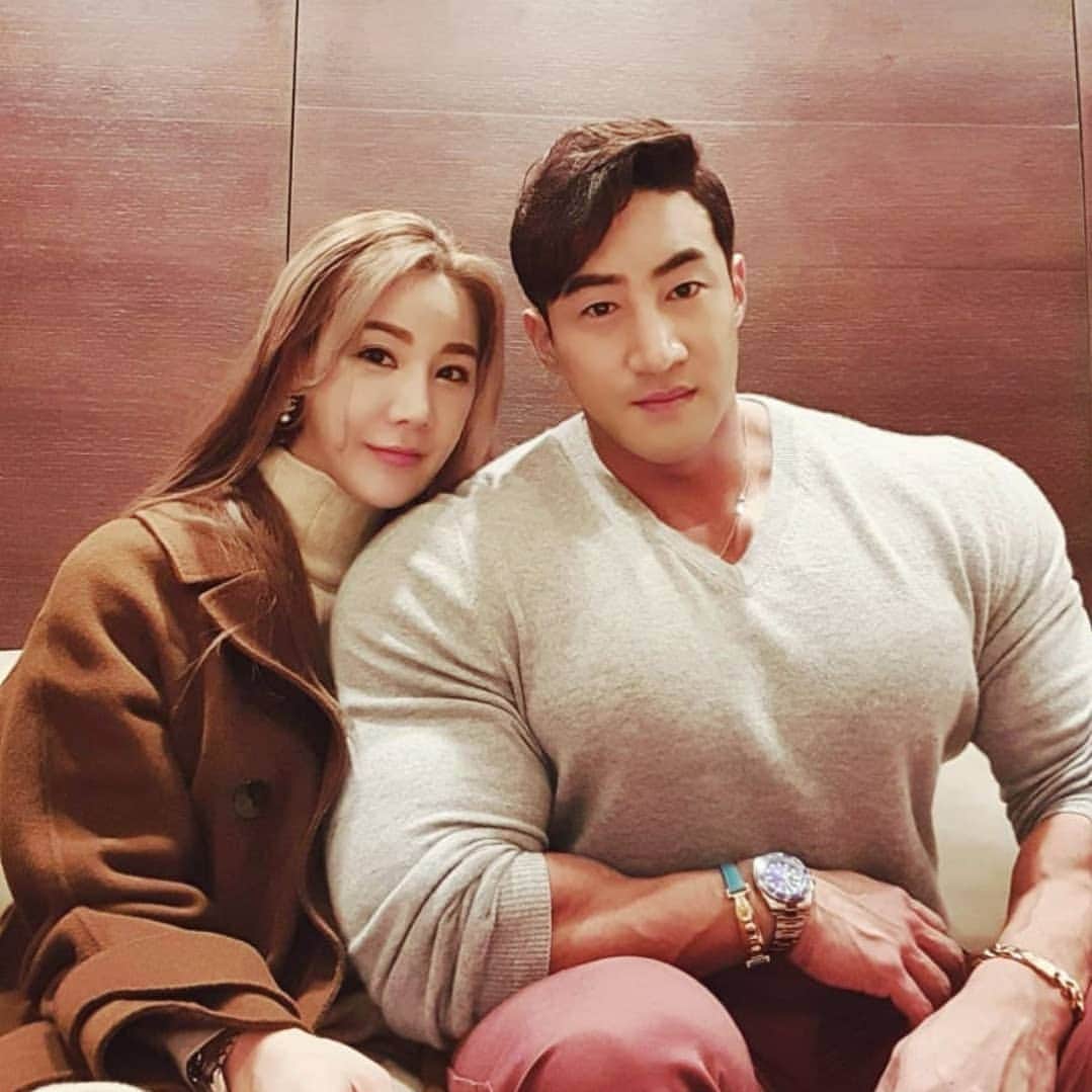 CHUL SOONさんのインスタグラム写真 - (CHUL SOONInstagram)「Your boy gonna be a husband . . . Huge training Program available at chulsoon.com  Follow the Facebook page to see work outs.  Facebook.com/chulsoonofficial @chul_soon @chulsoon_official (한국계정)  ______________________________ #Musclemania Pro #teamchuls makeup #wedding #marriage #posing #fitness #chulsoon #korean #weddingdress  #aesthetic #aesthetics #wbff #ifbb #chulsoon2020 #motivation  #fitfam  #다이어트 #식단」12月21日 22時41分 - chul_soon