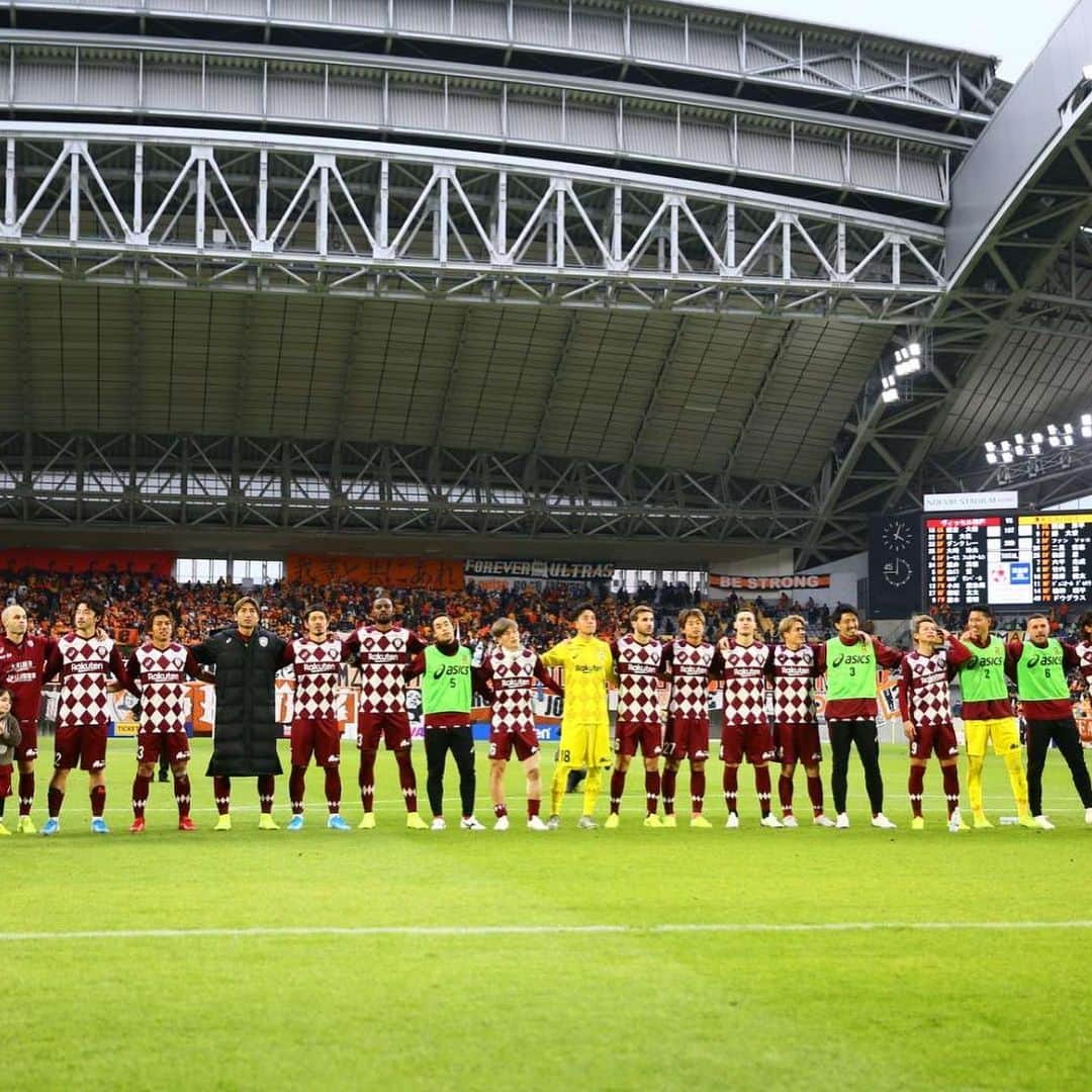 トーマス・フェルメーレンさんのインスタグラム写真 - (トーマス・フェルメーレンInstagram)「Fantastic support in an important match today. We are now in a position to win this club’s first ever trophy. Let’s do it together. See you in Tokyo!」12月21日 22時57分 - thomasvermaelen