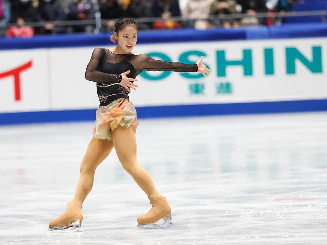 日本オリンピック委員会さんのインスタグラム写真 - (日本オリンピック委員会Instagram)「フィギュアスケートの世界選手権代表選考会を兼ねた全日本選手権第3日。紀平梨花選手がSPに続いてフリーも1位の合計229.20点で初優勝🏆日本スケート連盟の選考基準を満たして代表に決まりました。樋口新葉選手が206.61点で2位、川畑和愛選手が193.96点で3位となりました👏（写真：アフロスポーツ） . ⛸Japan Figure Skating Championships 2019⛸ . [Ladies] 🥇紀平梨花/Rika Kihira 229.20 🥈 樋口新葉/Wakaba Higuchi 206.61 🥉川畑和愛/Tomoe Kawabata 193.96 . #紀平梨花 #RikaKihira #樋口新葉 #WakabaHiguchi #川畑和愛 #TomoeKawabata #フィギュアスケート # Figureskate  #FigureSkating  #がんばれニッポン #TEAMNIPPON #japaneseolympiccommittee . 📷AFLOSPORT」12月21日 23時02分 - teamjapanjoc