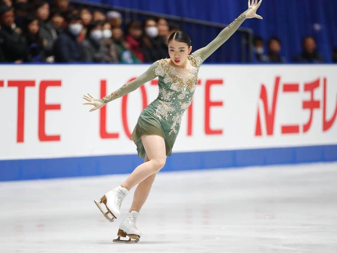 日本オリンピック委員会さんのインスタグラム写真 - (日本オリンピック委員会Instagram)「フィギュアスケートの世界選手権代表選考会を兼ねた全日本選手権第3日。紀平梨花選手がSPに続いてフリーも1位の合計229.20点で初優勝🏆日本スケート連盟の選考基準を満たして代表に決まりました。樋口新葉選手が206.61点で2位、川畑和愛選手が193.96点で3位となりました👏（写真：アフロスポーツ） . ⛸Japan Figure Skating Championships 2019⛸ . [Ladies] 🥇紀平梨花/Rika Kihira 229.20 🥈 樋口新葉/Wakaba Higuchi 206.61 🥉川畑和愛/Tomoe Kawabata 193.96 . #紀平梨花 #RikaKihira #樋口新葉 #WakabaHiguchi #川畑和愛 #TomoeKawabata #フィギュアスケート # Figureskate  #FigureSkating  #がんばれニッポン #TEAMNIPPON #japaneseolympiccommittee . 📷AFLOSPORT」12月21日 23時02分 - teamjapanjoc