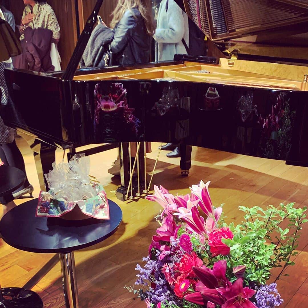 階戸瑠李さんのインスタグラム写真 - (階戸瑠李Instagram)「高校の友達のピアノのリサイタルに行ってきました☺️ 高校の頃一緒に勉強してバンドして騒いだ仲間たち。そして恩師にも会えました(*^^*) 今度みんなでブルーノート行く約束したよ🍷✨」12月21日 23時07分 - ruriponta