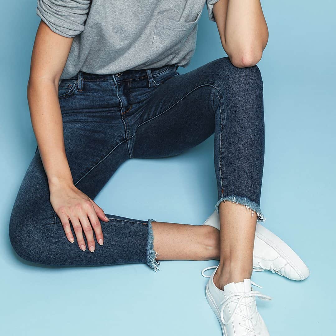 エラモスのインスタグラム：「Never a reason to feel blue when it comes to these denim babies!」