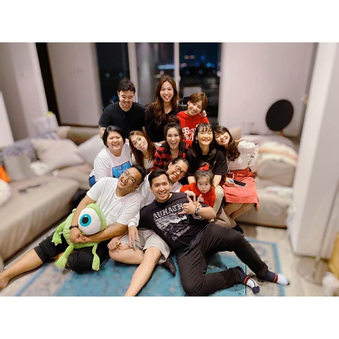 仲川遥香さんのインスタグラム写真 - (仲川遥香Instagram)「MY FAMILY♥️ #indonesia #jakarta #japan #tokyo #family #love #happy #harukanakagawa #インドネシアタレント #インドネシアライフ #ジャカルタ生活 #ジャカルタ在住 #大家族 #楽しかった #仲川遥香」12月22日 0時14分 - haruuuu_chan