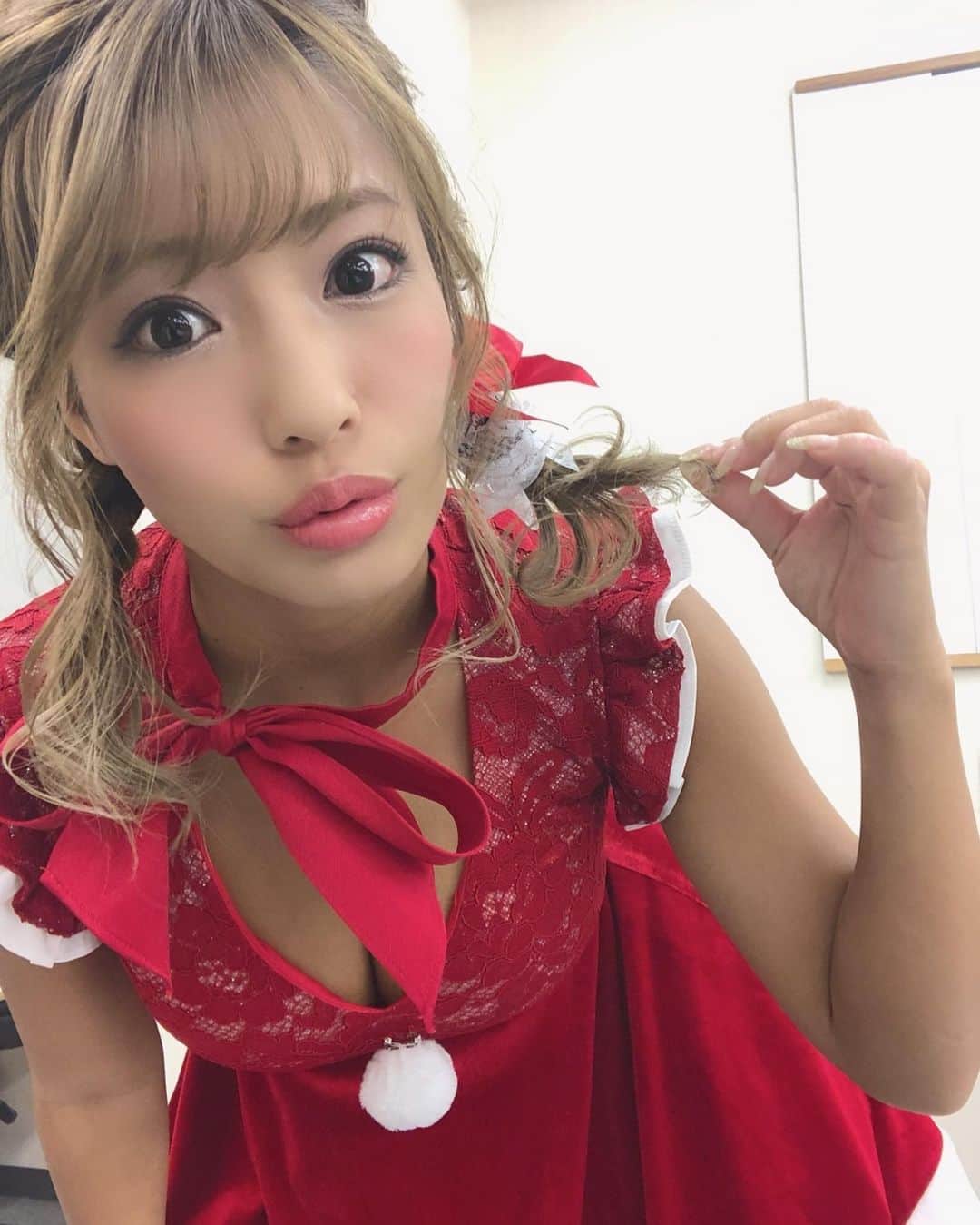 橋本梨菜さんのインスタグラム写真 - (橋本梨菜Instagram)「きょうもありがとう😊 明日はリップメンバーで はなまるクリスマススペシャルです おまちしております  きょうは サプライズでメンバーのきよちゃんが イベントきてくれました  @yuki_kiyose_  ありがとう😊」12月22日 0時15分 - hashimoto_rina_