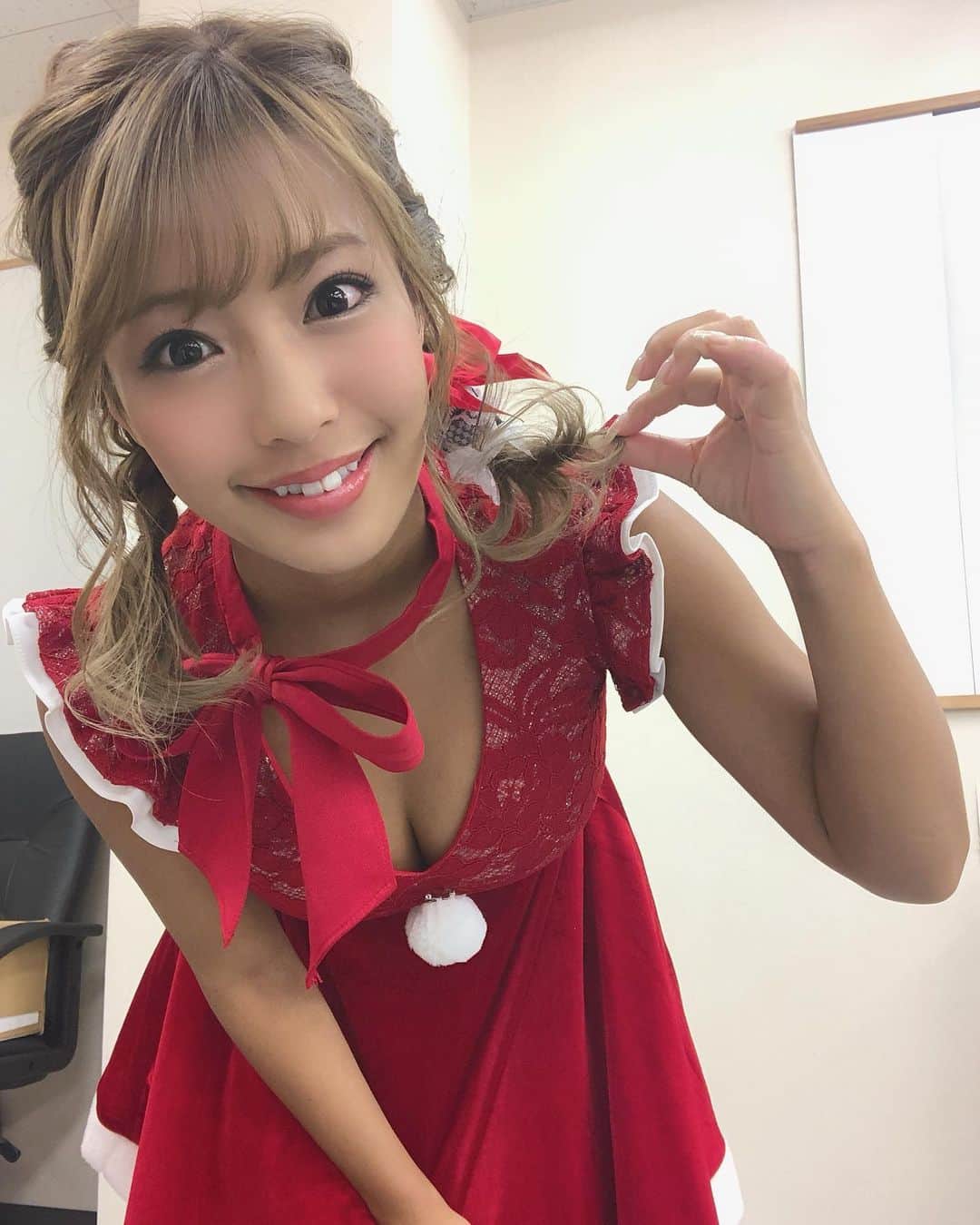 橋本梨菜さんのインスタグラム写真 - (橋本梨菜Instagram)「きょうもありがとう😊 明日はリップメンバーで はなまるクリスマススペシャルです おまちしております  きょうは サプライズでメンバーのきよちゃんが イベントきてくれました  @yuki_kiyose_  ありがとう😊」12月22日 0時15分 - hashimoto_rina_