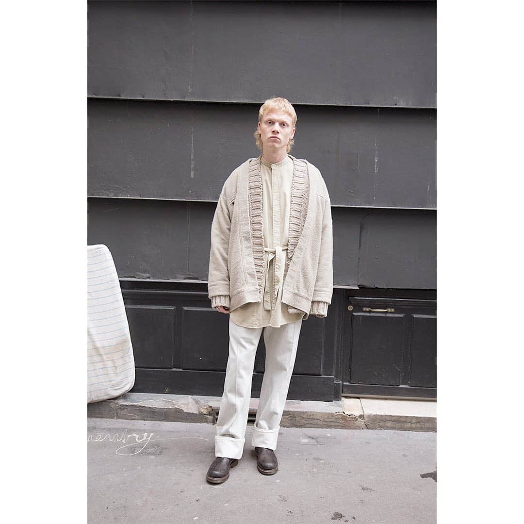 KUROのインスタグラム：「KURO #knit #handknit #denim #kurodenim #madeinjapan」