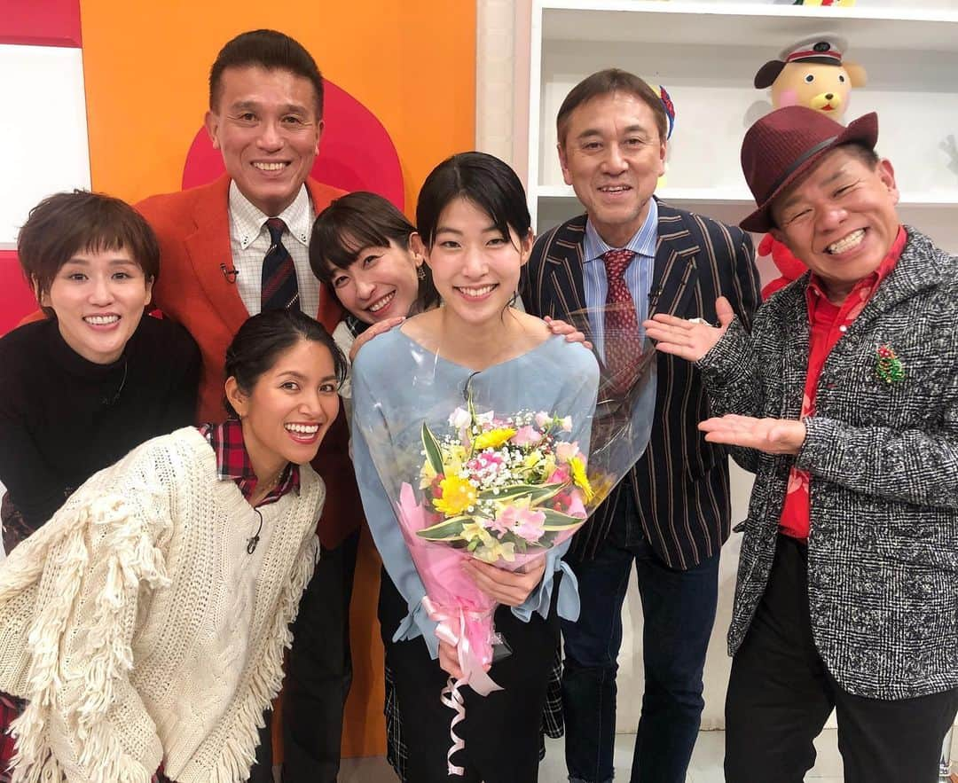 にしおかすみこさんのインスタグラム写真 - (にしおかすみこInstagram)「#千葉テレビ#熱血bosotv くみちゃん卒業。寂しい。 #才能あふれる若者 凄い売れたら、100%ウソとわかっていても私のおかげと言ってほしい😑 #スタジオ 席が隣で、本番前に、40代の健康、老い、愚痴をよく聞いてもらった✨✨ #左から #清宮佑美ちゃん#佐藤玖美ちゃん #ぶっちゃあさん#リッキーさん#小野真弓ちゃん、#八波一起さん#私」12月22日 1時15分 - nishioka_sumiko