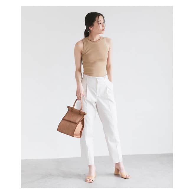 のインスタグラム：「💋 @gallardagalante  @a_vacation_  #gallardagalante #avacation  #ss #fashion #bag」