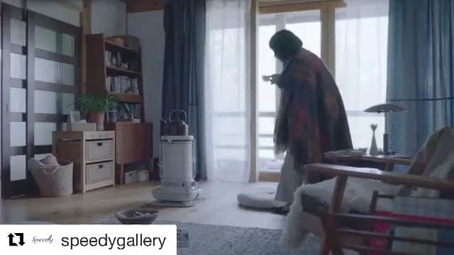 のインスタグラム：「#Repost @speedygallery with @get_repost ・・・ のん「糀甘酒」(こうじあまざけ)のテレビCM が公開されましたよ！  アルコール0%、砂糖を使わない自然な甘みの糀甘酒は、温めても飲めるので、寒い冬の栄養補給にもぴったり。糀甘酒を飲んで、心も体も温まって、元気で、きれいに、冬を過ごしてほしいという想いからできたCMです。ぜひ、ご覧ください。 ————————— 商品 : 「糀甘酒」”雪の日も糀甘酒篇” クライアント : マルコメ プロダクション: ROBOT クリエイティブディレクター　矢口隆（ROBOT） スタイリスト　飯嶋久美子 ヘアメイク　菅野史絵 (Kurarasystem)  https://www.marukome.co.jp/cm/amazake/」