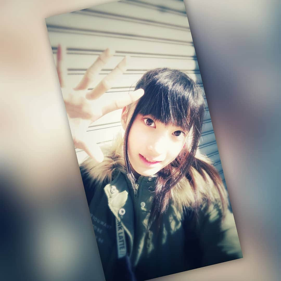 岩脇瑠菜（るなっち）さんのインスタグラム写真 - (岩脇瑠菜（るなっち）Instagram)「自撮り📱💖🎶 光漏れ✨ 盛れてるかなぁ😊  #光漏れ #自撮り #ダンスレッスン #シブサン #イエロークラス #盛れてる？」12月22日 11時00分 - la_luna_photo