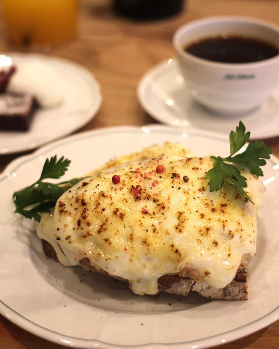 黒木理也さんのインスタグラム写真 - (黒木理也Instagram)「うちのクロックムッシュ by chef @yujitani 美味しいです！ @cafekitsune aoyama new menu 🥪☕️ #カフェキツネ　#東京カフェ」12月22日 10時58分 - masayakitsune