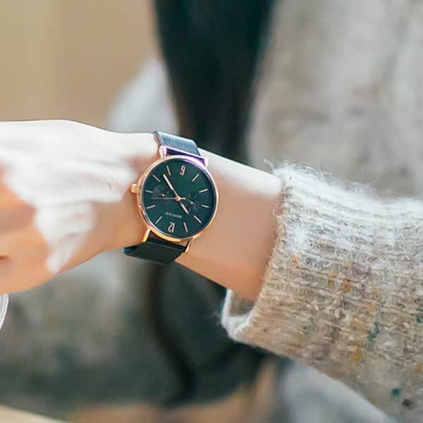TiCTACさんのインスタグラム写真 - (TiCTACInstagram)「「BERING」各¥24,000+tax クリーンな北欧スタイルが魅力のベーリング。レザーとメッシュ、ベルトが2点付く人気モデル、Xmasプレゼントにもおすすめです。 ・ 二人の記念日にお揃いの腕時計を。一緒の時も離れている時も、いつも身に着ける腕時計が二人の時間を繋ぎます。 #bering #beringtime #ベーリング #beringwatch #beringwatches #ノーザンライツ #tictac #watch #チックタック時計店  #時計 #腕時計 #時計好き  #時計店  #腕時計好き  #腕時計くら部  #腕時計倶楽部  #腕時計の贈り物 #北欧スタイル #北欧デザイン #誕生日プレゼント  #記念日プレゼント #腕時計コーデ  #ペアウォッチ #おそろいコーデ  #おそろコーデ #おそろいの時計 #pairwatch #ジャンクスルクア店 #チックタックレイクタウン店」12月22日 11時11分 - tictac_press