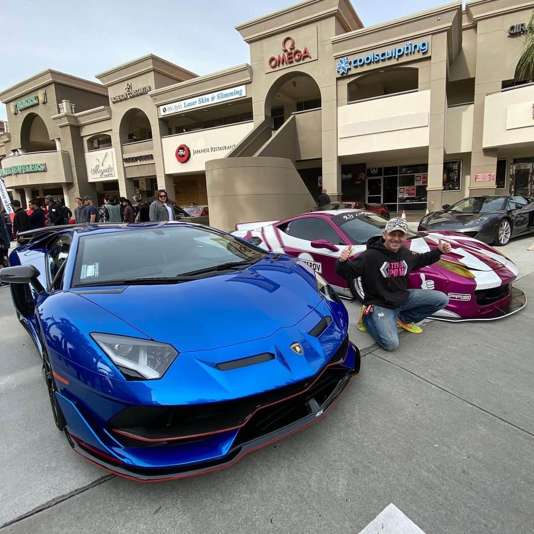 スティーブのインスタグラム：「What a fun day today at @ferraricollector_davidlee @carsandchronoswalnut event.  It was great to meet everyone!! Thank you David for hosting such a nice event. It was great to see @cyber.garage @debmode101 and @dave_dde too!!!」