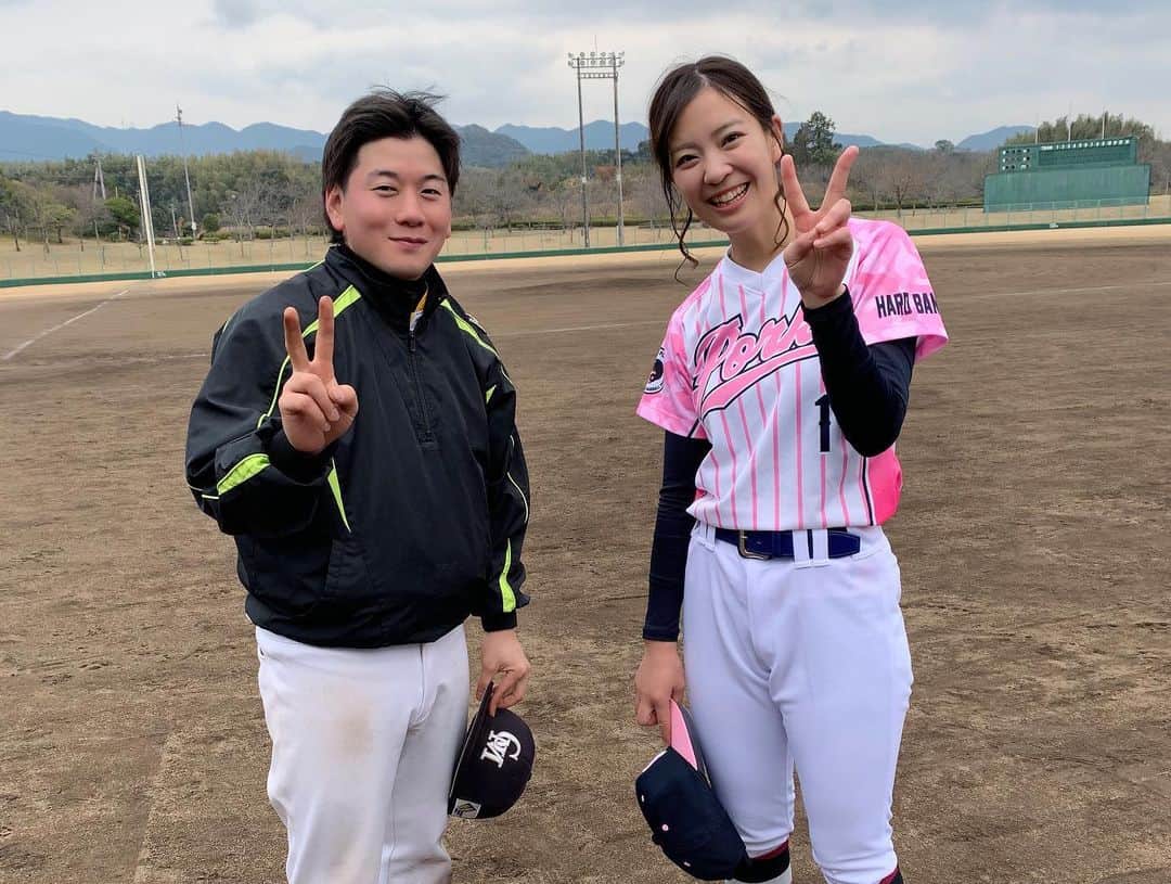 上杉あずさのインスタグラム：「. 合同練習させて頂いたジーエムメディカルさんには、弟の大学時代のチームメイト、金城しゅん君もいました！うちの母も｢しゅんくん、大人になったねぇ｣と写真を見て感激してました笑😘 なお、しゅんくんの高校時代のユニフォームは何故か私が大事に持っております。ごめんよ🤣🙏🏼今後とも弟をよろしくお願いします！！ . そして、福工大の野球部OBの萱島くんと田村くんもいました！！2人とも元気そうで☺️野球界は狭いとよく聞くけど、自分にもそういうのを感じられる日々が来るのかなと思うと嬉しいなあ。野球で輪が繋がっていくって素晴らしい✨✨ また練習試合等でお会いできたらいいな！よろしくお願いします🙇‍♂️ #高校野球 #大学野球 #沖縄尚学 #福岡工業大 #近畿大学 #近大理工学部 #祐誠 #ジーエムメディカル #gm #ポークス #草野球 #軟式野球 #wearetheworld」