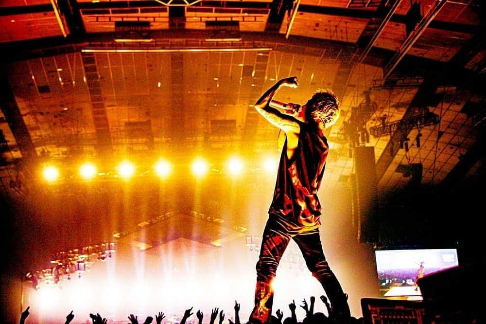 ONE OK ROCK WORLDさんのインスタグラム写真 - (ONE OK ROCK WORLDInstagram)「EYE OF THE STORM JAPAN TOUR 2019-2020 三重,三重県営サンアリーナ(2日目)  _ @10969taka 三重2日目！本当に最高でした！このツアーで1番！！^_^ ありがとう！また必ず会いましょう！ @oneokrockofficial @hamanokazushi  Mie second day!  It was really great!  No.1 in this tour! ! ^ _ ^ Thank you!  We will definitely meet again!  @oneokrockofficial @hamanokazushi  _ @toru_10969 あぁ〜楽しすぎた、、、素晴らしい2日間をありがとう！ また戻ってくるからそん時はよろしくやで🙌　📸 @hamanokazushi  Ah ~ it was too much fun, thanks for the wonderful 2 days! We'll be back again, see you then🙌　📸  @hamanokazushi  _ @tomo_10969 三重2日目🔥  こんなにも暖かく迎えてもらえるとは、、、感謝してもしきれません。 忘れられない思い出ができました。必ず戻ってきます✨🕊 ありがとう。  @hamanokazushi 📸  #そこまで悪くないと思ってたのになあ  #まあむ  Mie Day 2🔥  Thank you so much that we were being so warmly welcomed. We created unforgettable memories together. I'll be back definitely. ✨🕊 Thank you. @hamanokazushi 📸 #そこまで悪くないと思ってたのになあ  #まあむ  _ @ryota_0809 三重ありがとう！！！ めちゃくちゃ楽しい気持ちにさせてくれたみんなに感謝😄 今回来てさらに三重好きになったわ！！ 次また会えるの楽しみにしてる😎  Photo by @hamanokazushi 📸  Thank you Mie! ! ! Thanks to everyone for making us feel so much fun😄 I came here this time and loved Mie! ! I'm looking forward to seeing you again next time.  Photo by @hamanokazushi 📸  #oneokrockofficial #10969taka #toru_10969 #tomo_10969 #ryota_0809 #fueledbyramen #eyeofthestorm #eyeofthestormjapantour20192020」12月22日 12時01分 - oneokrockworld