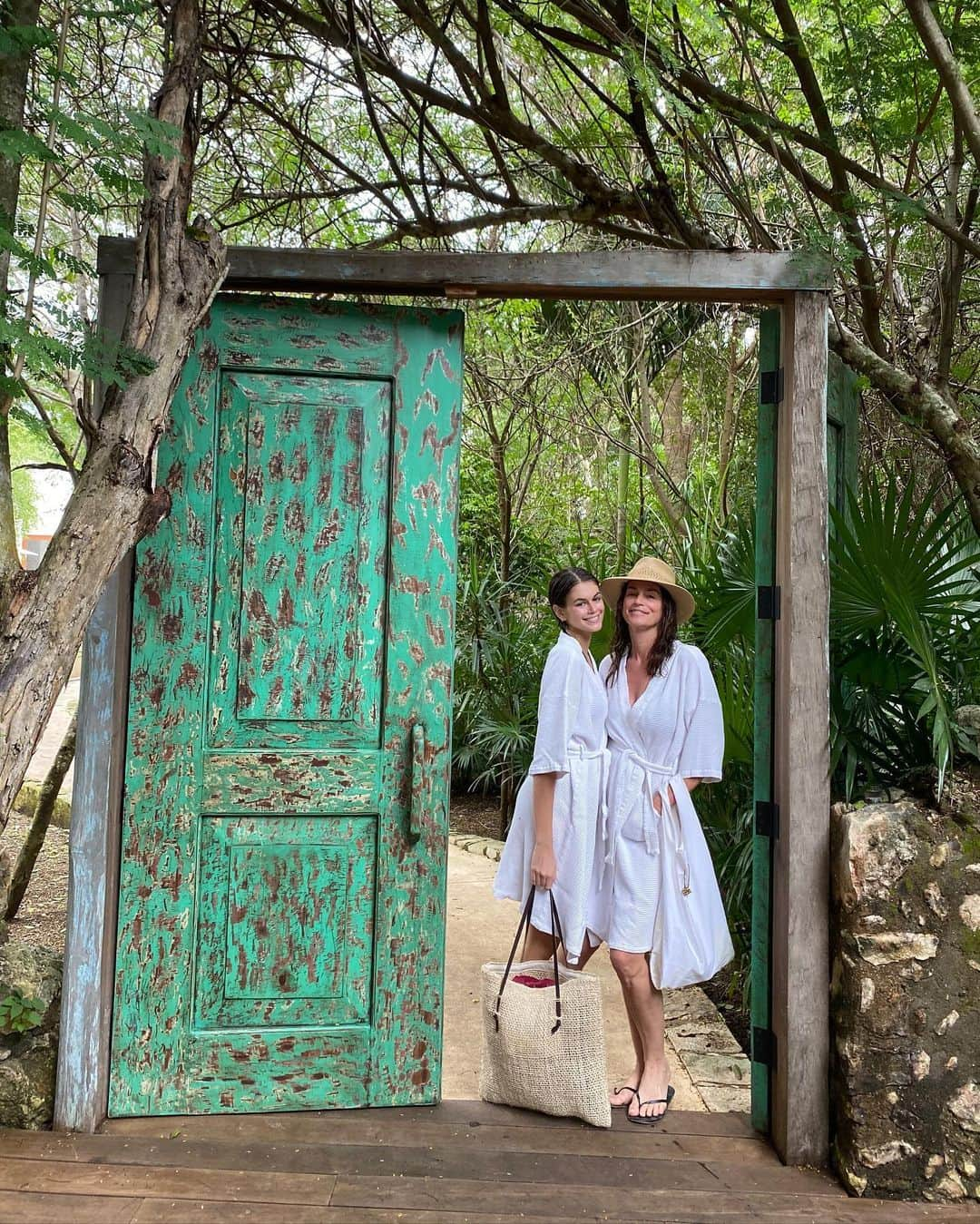 シンディ・クロフォードさんのインスタグラム写真 - (シンディ・クロフォードInstagram)「Pre-holiday wellness retreat! No phones, no problem 💚」12月22日 3時48分 - cindycrawford