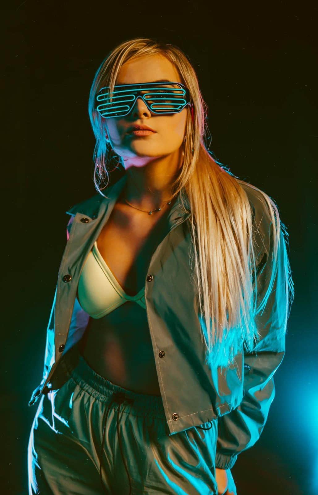 Mia Diazのインスタグラム：「Welcome to Miami Baby🔥 Song : Ritmo @bep @jbalvin  @taboo @iamwill @apldeap @badboys  Movie: #badboysforlife @willsmith @martinlawrence  Dancer: @miadiaz  Choreo/music edit : @thatspk  Videographer/edit: @rubenvagalume  #miadiaz #ritmo #ritmochallenge #blackeyedpeas #willsmith #martinlawrence #jbalvin #miami」