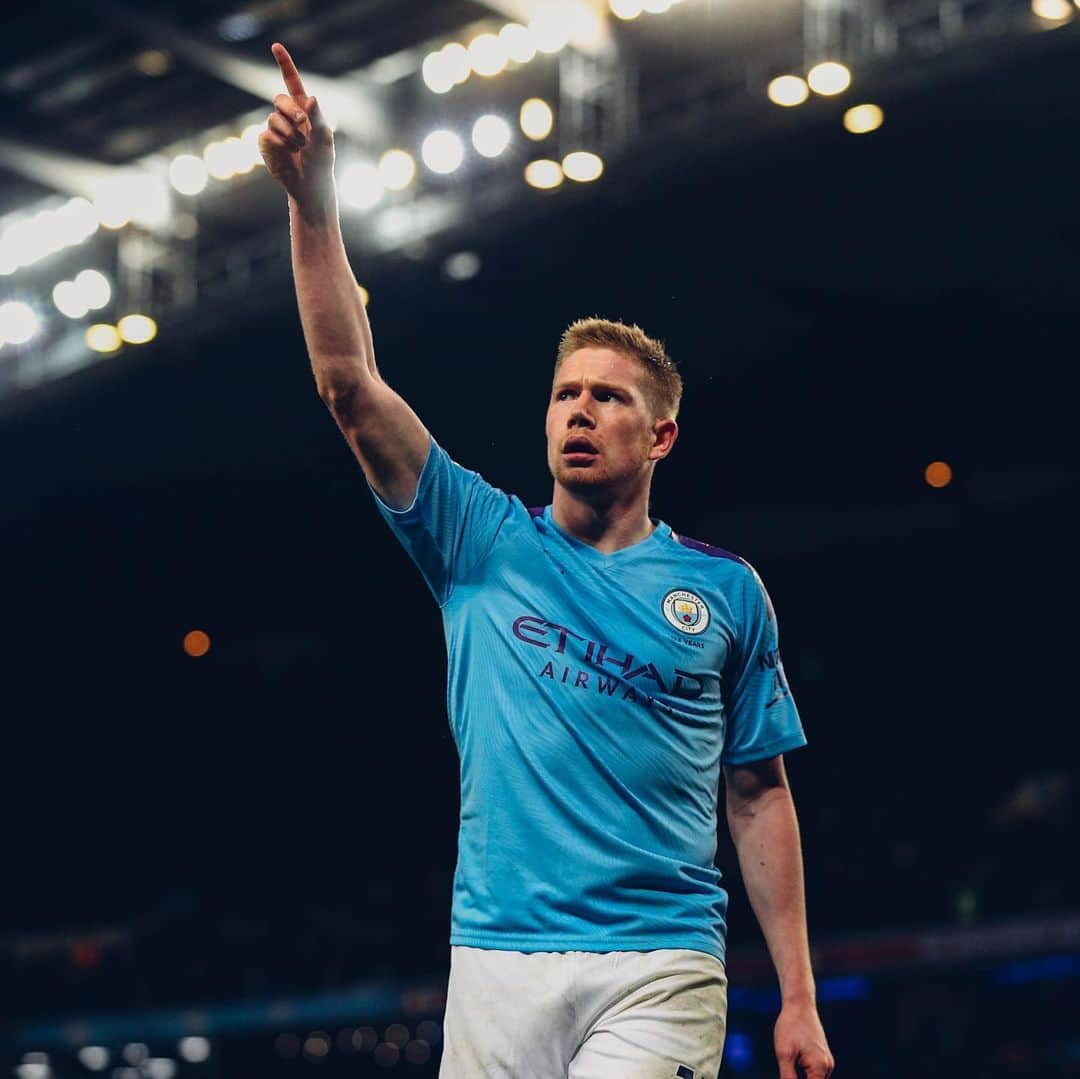 マンチェスター・シティFCさんのインスタグラム写真 - (マンチェスター・シティFCInstagram)「THIS IS FOR YOUU! ☝️⁣ ⁣ ⁣ ⁣ ⁣ ⁣ #mancity #mcilei」12月22日 4時14分 - mancity