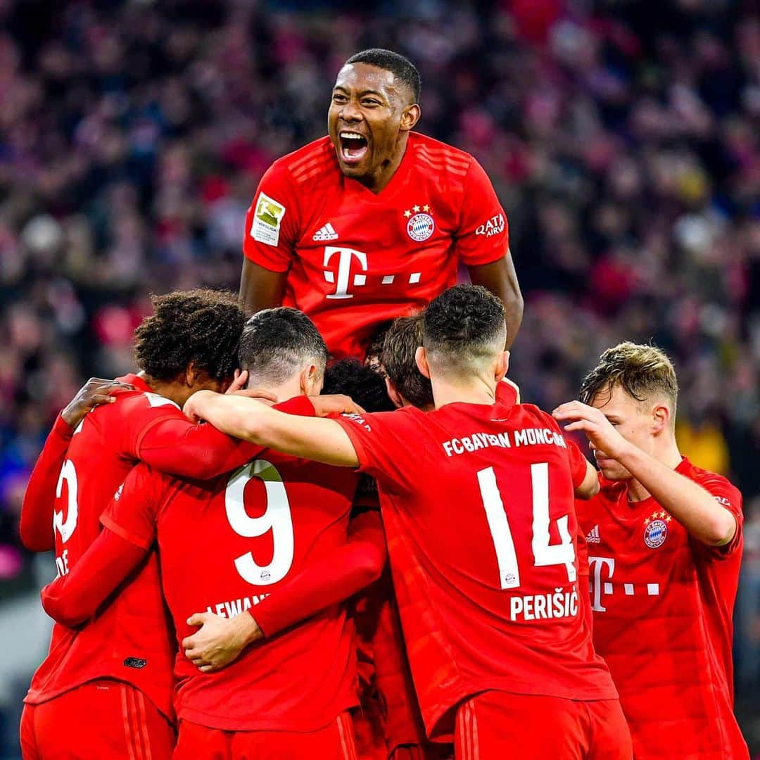 ロベルト・レヴァンドフスキさんのインスタグラム写真 - (ロベルト・レヴァンドフスキInstagram)「TEAM🔥 @fcbayern」12月22日 4時37分 - _rl9