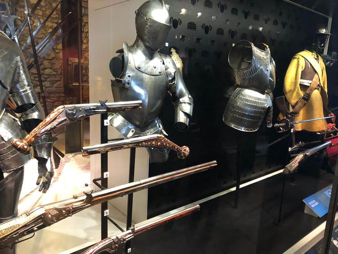 岡倫之さんのインスタグラム写真 - (岡倫之Instagram)「Memories of the Tower of London.  There are many good pictures and ten are not enough. #toweroflondon #GOK #GreatOKharn #UK #england #london #instagood #attractions  #overseaslife #britishlife #overseasscenery #britishscenery #beautifulview #オーカーン #英国 #イギリス #イングランド #ロンドン #海外生活  #イギリス生活 #海外の風景 #イギリスの風景  #景色綺麗 #観光名所  #ロンドン塔 #最高の思い出  #良い写真いっぱい  #10枚じゃ足りない  #この感動は写真じゃ伝わらない」12月22日 5時07分 - great_o_khan