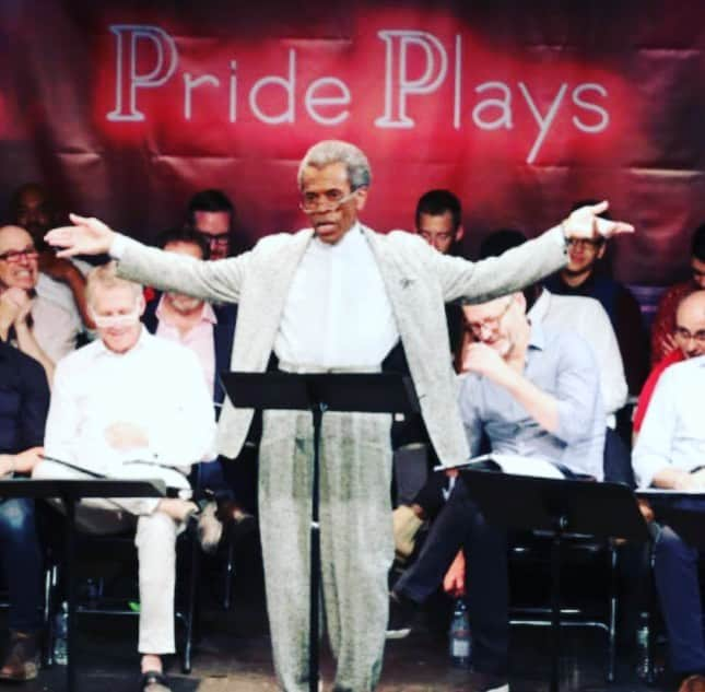 マイケル・ユーリーさんのインスタグラム写真 - (マイケル・ユーリーInstagram)「Please consider @prideplays in your year end tax deductible giving. In June of 2019, we were able to present over 200 LGBTQ artists in nearly 20 plays. In June of 2020 we are doing it again. Please join us. DONATE TODAY! Link in Bio. Photo by @liachang」12月22日 5時08分 - michaelurielikesit