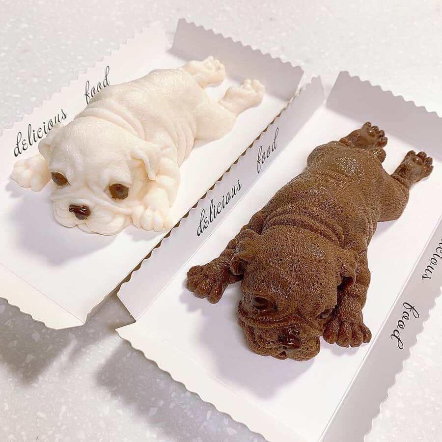 RETRIP<リトリップ>グルメさんのインスタグラム写真 - (RETRIP<リトリップ>グルメInstagram)「【RETRIP×東京】 こちらは東京・豪徳寺にある「台湾タピオカ専門店 cloud（クラウド）」です。チョコレートムースで作られたのは、超リアルな犬のケーキ。シャーペイという犬種です。可愛くて食べるのがもったいないですね。 . RETRIPでは「おでかけ」に関する様々な情報を発信しています。ぜひ他のアカウントもチェックしてください！ @retrip_nagoya_ 名古屋の話題のカフェを紹介 @retrip_osaka_ 大阪のおでかけグルメスポットを紹介 @retrip_kyoto_ 京都のおでかけスポットを紹介 @retrip_fukuoka_ 福岡のおでかけグルメスポットを紹介 @retrip_hokkaido_ 北海道のおでかけスポットを紹介 @retrip_korea_ 韓国の話題のカフェを紹介 @retrip_news 最新のおでかけ情報を紹介 @retrip_nippon 日本の絶景を紹介 @retrip_global 海外の絶景を紹介 @retrip_gourmet 全国の話題のスイーツを紹介 @retrip_dinner 全国の話題のごはんを紹介 @retrip_cafe 全国のおしゃれなカフェを紹介 . ▼RETRIP[リトリップ]のアプリは AppStore、GooglePlay「リトリップ」で検索！ プロフィールのURLからもダウンロードできます。 . photo by @hi_cafe_daily . . #retrip #retrip_rh #retrip_gourmet #retrip_sweets #RETRIP #リトリップ #台湾タピオカ専門店cloud #ミニシャーペイケーキ #シャーペイ #豪徳寺 #豪徳寺カフェ #東京 #東京カフェ #東京カフェ巡り #カフェ好きな人と繋がりたい #スイーツ好き #スイーツ好きな人と繋がりたい #スイーツ好きな人とつながりたい #グルメ好きな人と繋がりたい #グルメ好き #グルメ好きと繋がりたい #スイーツ部 #カフェ部」12月22日 12時15分 - retrip_gourmet