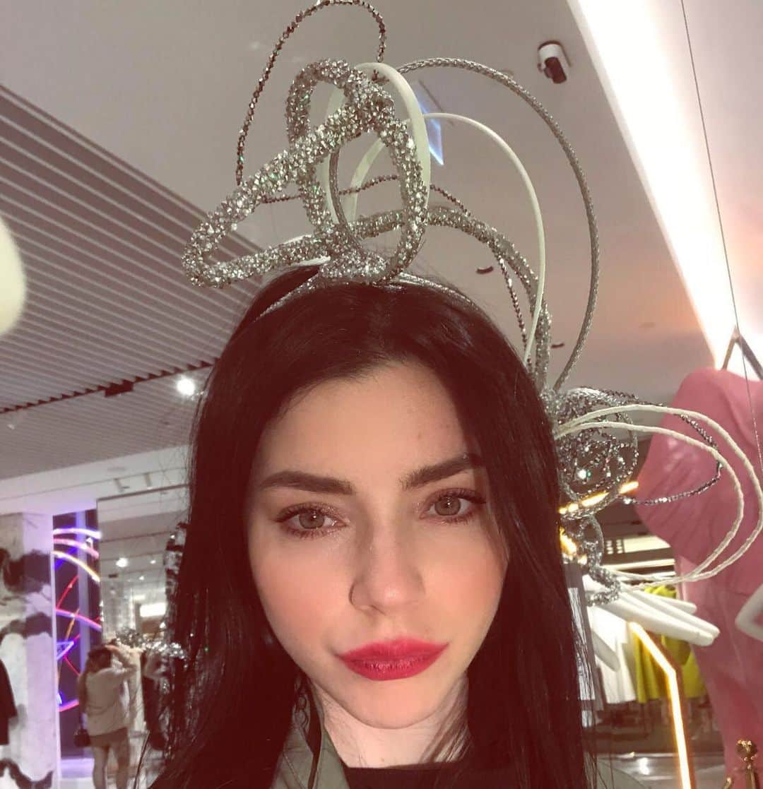Merve Boluğurのインスタグラム：「🤩」